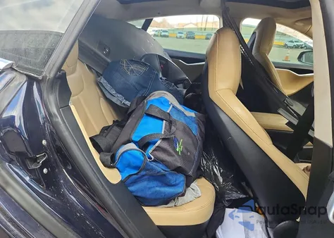 2014 Tesla Model S z USA, uszkodzony, nr VIN 5YJSA1S19EFP59594